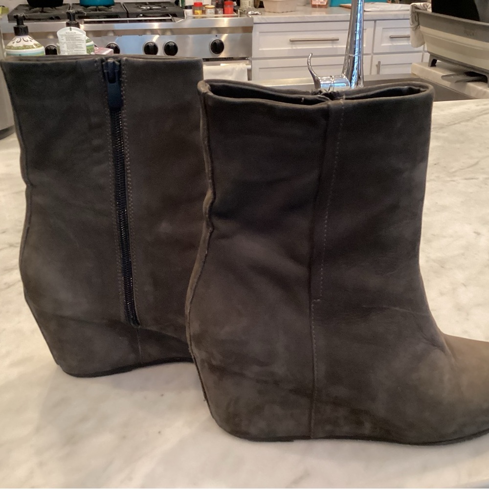 Vince Women's Gray Suede Wedge Boots